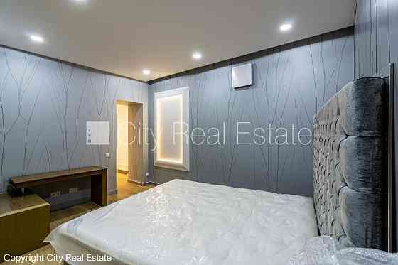 Новостройка, здание во дворе, энергоэффективный дом, вход со двора, полуподвал, Рига