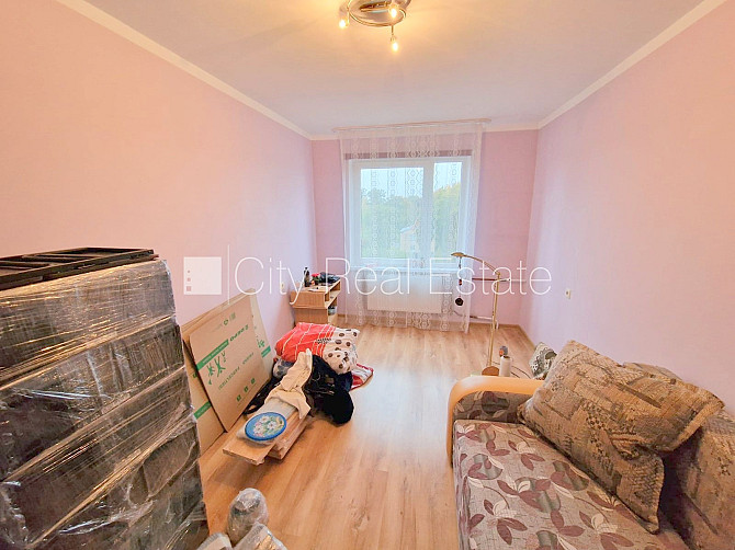 Здание во дворе, благоустроенная озеленённая территория, вход со двора, лоджия, Рига - изображение 2