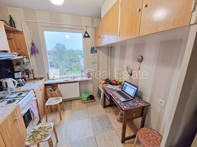 Здание во дворе, благоустроенная озеленённая территория, вход со двора, лоджия, Рига - изображение 15