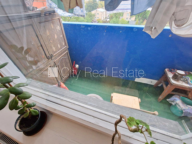 Здание во дворе, благоустроенная озеленённая территория, вход со двора, лоджия, Рига - изображение 19