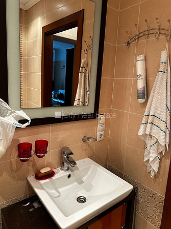 Фасадный дом, реновированный дом, благоустроенная озеленённая территория, одна Рига - изображение 7