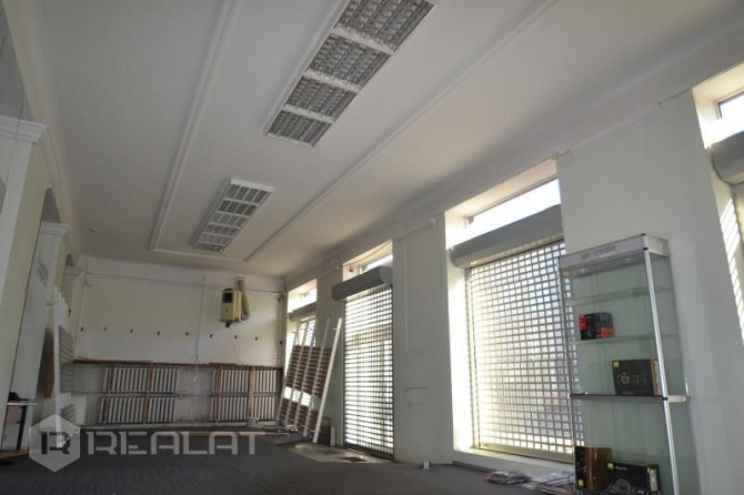 Tiek iznomātas plašas noliktavas telpas!  Šīs telpas var izmnatot arī ražošanai!  Liela elektrības j Рига - изображение 6