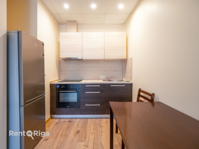 Īrei pieejams 2 istabu dzīvoklis  Dzīvoklis ir aprīkots ar visu nepieciešamo, tai skaitā, Rīga - foto 3