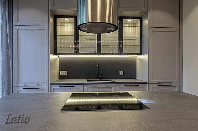 Izīrē miera oāzi - daļēji mēbelētu trīsstāvu rindu mājas vidējo sekciju jaunā mājā, Rīga - foto 4