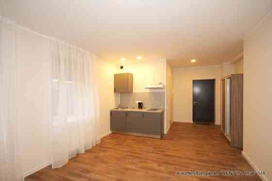 Сдаётся 2 комнатная меблированная квартира-студия. в квартире и во всём здании Rīga