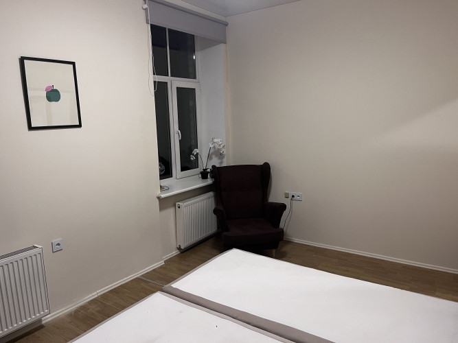 Izīrē gaišu un plašu dzīvokli Merķeļa ielā 8, pašā Rīgas centrā. Dzīvoklī ir divas izolētas guļamist Рига - изображение 9