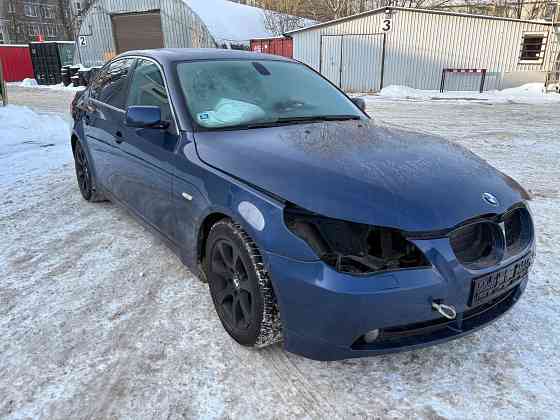 Продаётся БМВ после аварии Двигатель заводится, коробка в рабочем состоянии 2 ключа. Оригинальный... Rīga