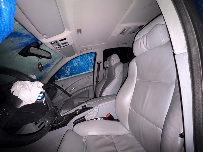 Продаётся БМВ после аварии
Двигатель заводится, коробка в рабочем состоянии
2 ключа. Оригинальный... Rīga - foto 4