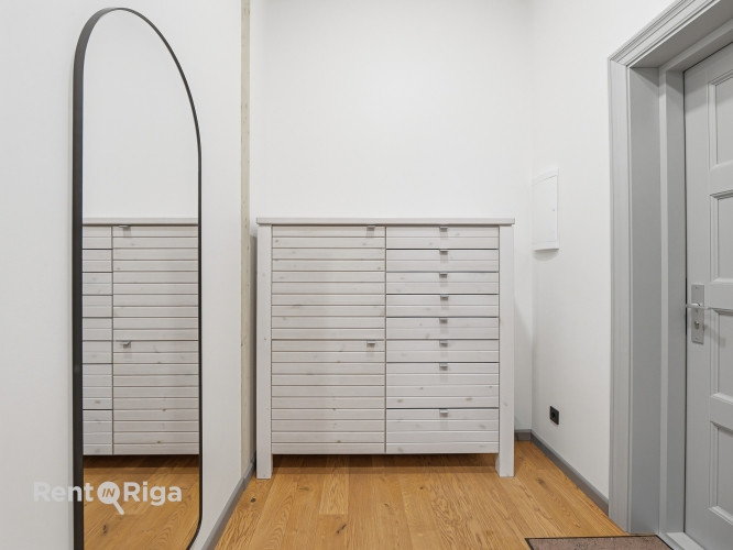 Izīrē 2 istabu dzīvokli Āgenskalnā!  