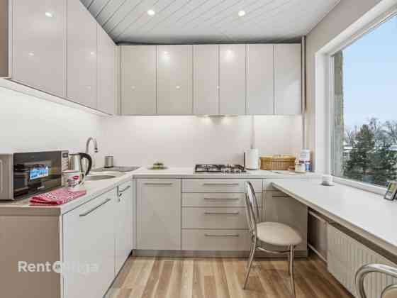 Продаётся светлая и просторная 4-комнатная квартира в тихой и зеленой зоне Rīga