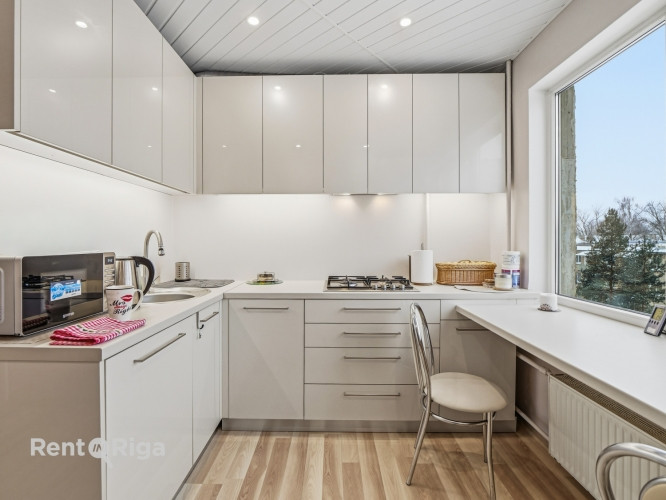 Pārdošanā gaišs un plašs 4 istabu dzīvoklis klusā un zaļā Ķengaraga daļā  Piedāvājam Rīga - foto 4