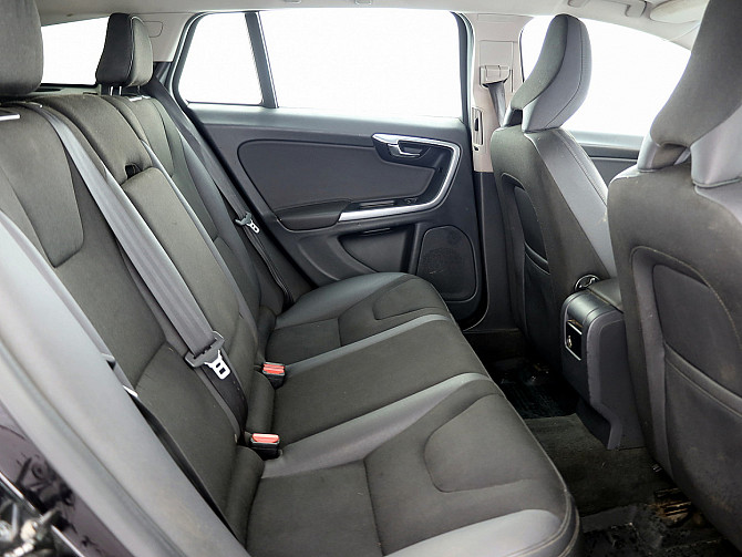 Volvo V60 Momentum AWD 4x4 ATM 2.4 D5 151kW Таллин - изображение 7