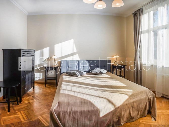 Фасадный дом, реновированный дом, вход с улицы, лифт, терасса, окна выходят в обе Рига - изображение 10