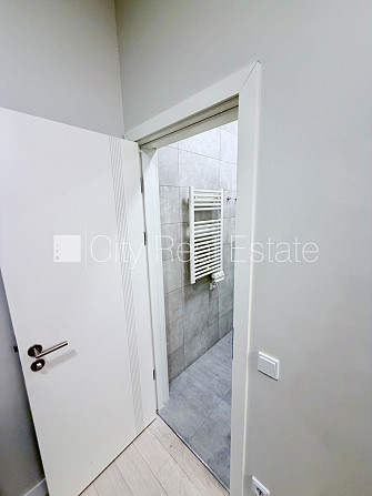 Фасадный дом, реновированный дом, закрытый двор, территория обнесена забором, Рига - изображение 14