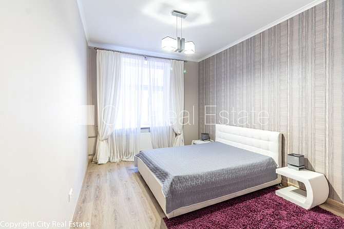 Фасадный дом, благоустроенная озеленённая территория, место для машины, Рига - изображение 7