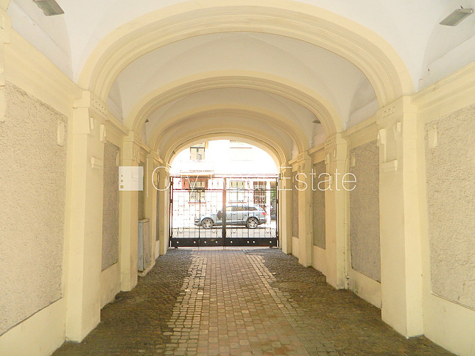 Новостройка, место для машины, вход с улицы, лестничная клетка после капитального Рига - изображение 19