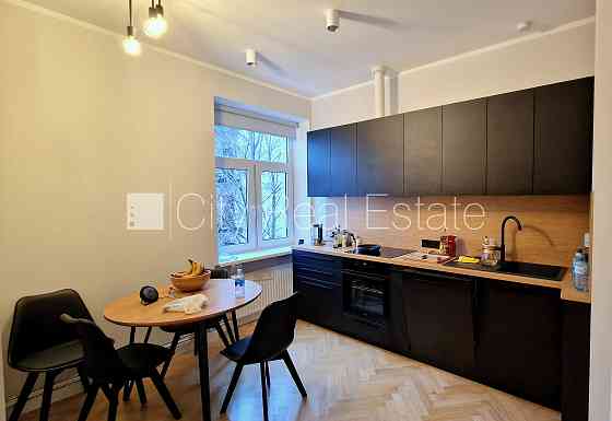 Новостройка, зеленая территория, благоустроенная озеленённая территория, Юрмала