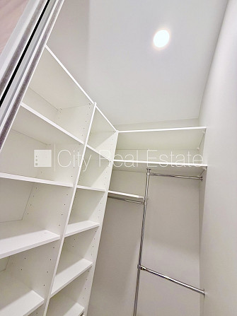 Fasādes māja, renovēta māja, slēgts pagalms, iežogota teritorija, vieta automašīnai, ieeja Rīga - foto 12