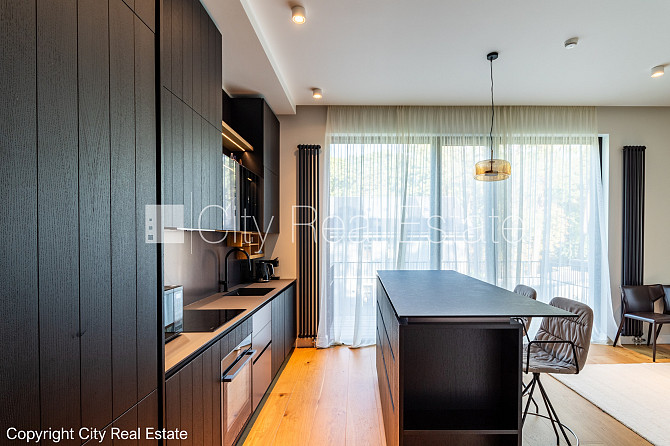 Фасадный дом, реновированный дом, вход с улицы и со двора, количество спален 3 шт., Рига - изображение 3