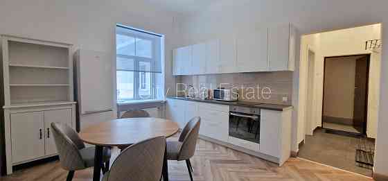 Дом во дворе, реновированный дом, окна выходят во двор, количество спален 3 шт., Rīga