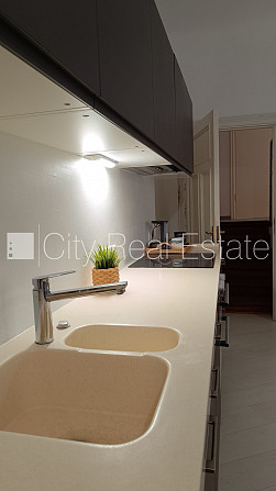 Zeme īpašumā, pagalma māja, labiekārtota apzaļumota teritorija, bezmaksas stāvvieta Rīga - foto 5