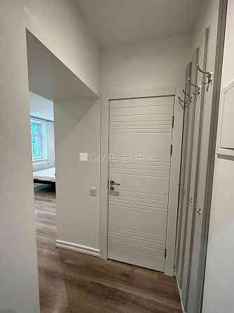 Фасадный дом, реновированный дом, благоустроенная озеленённая территория, Rīga