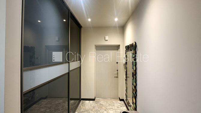 Privātmāja, jaunceltne, labiekārtota apzaļumota teritorija 3557 m2, teritorijas iebrauktuves Jūrmala - foto 13