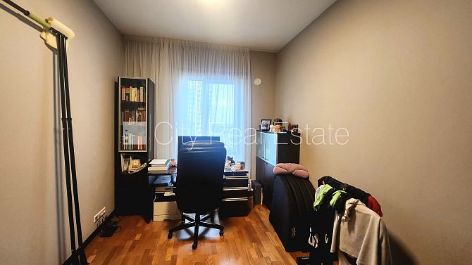 Privātmāja, jaunceltne, labiekārtota apzaļumota teritorija 3557 m2, teritorijas iebrauktuves Jūrmala - foto 8