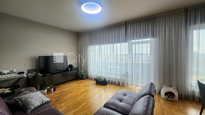 Privātmāja, jaunceltne, labiekārtota apzaļumota teritorija 3557 m2, teritorijas iebrauktuves Jūrmala - foto 4