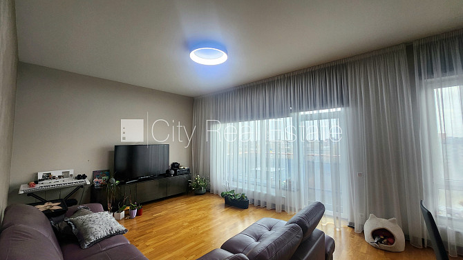 Privātmāja, jaunceltne, labiekārtota apzaļumota teritorija 3557 m2, teritorijas iebrauktuves Jūrmala - foto 3