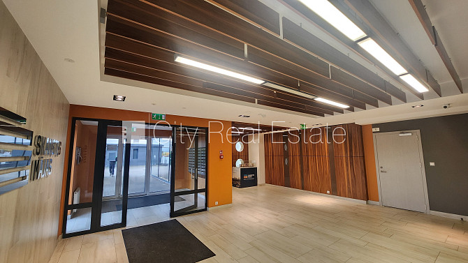 Privātmāja, jaunceltne, labiekārtota apzaļumota teritorija 3557 m2, teritorijas iebrauktuves Jūrmala - foto 19