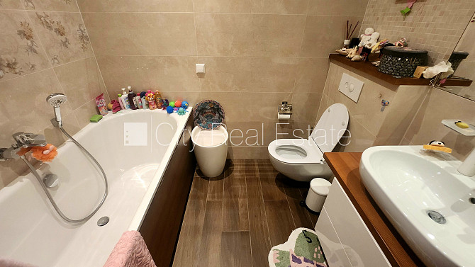 Privātmāja, jaunceltne, labiekārtota apzaļumota teritorija 3557 m2, teritorijas iebrauktuves Jūrmala - foto 10