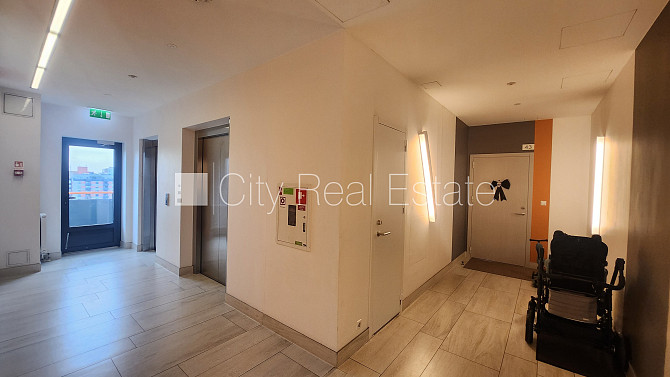 Privātmāja, jaunceltne, labiekārtota apzaļumota teritorija 3557 m2, teritorijas iebrauktuves Jūrmala - foto 18