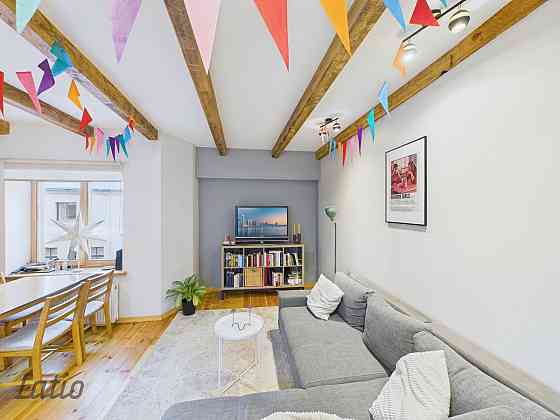 Pārdošanā kluss, gaišs un silts dzīvoklis renovētas ēkas iekšpagalma pusē. Logi vērsti uz pagalmu, u Рига