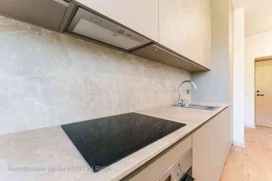 Современная и продуманная до мелочей трёхкомнатная квартира по адресу Лиелирбес Рига