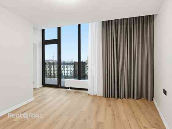 Двухэтажный пентхаус в отреставрированном здании с просторной террасой! Рига