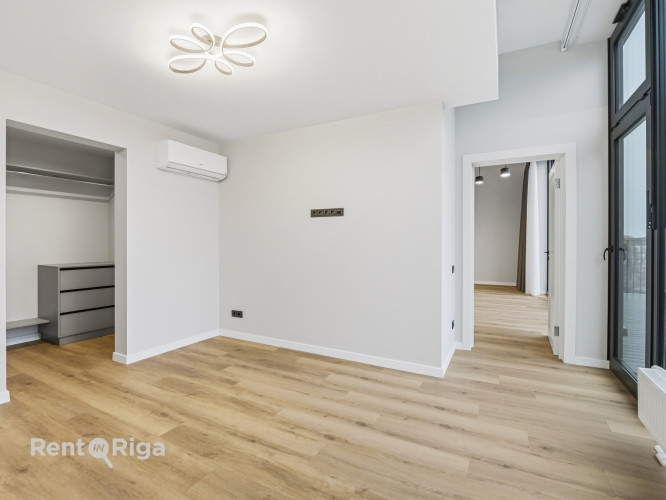 Двухэтажный пентхаус в отреставрированном здании с просторной террасой! Рига - изображение 8