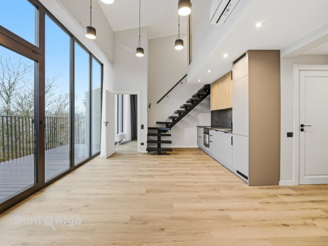 Двухэтажный пентхаус в отреставрированном здании с просторной террасой! Рига - изображение 1