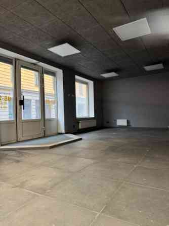 Свежо отремонтированные коммерческие помещения в центре Риги  улица Авоту, 37 Rīga