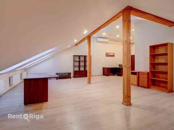 Сдаются в аренду офисные помещения по адресу Ieriķu iela 15, рядом с ТЦ Domina  Помещения Rīga