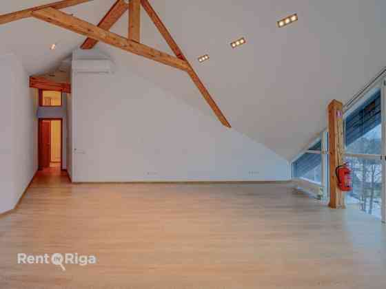 Сдаются в аренду офисные помещения по адресу Ieriķu iela 15, рядом с ТЦ Domina  Помещения Rīga