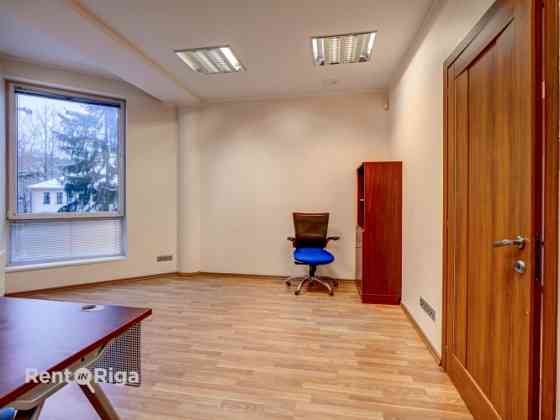 Сдаются в аренду офисные помещения по адресу Ieriķu iela 15, рядом с ТЦ Domina  Помещения Rīga