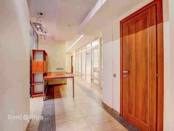 Сдаются в аренду офисные помещения по адресу Ieriķu iela 15, рядом с ТЦ Domina  Помещения Rīga