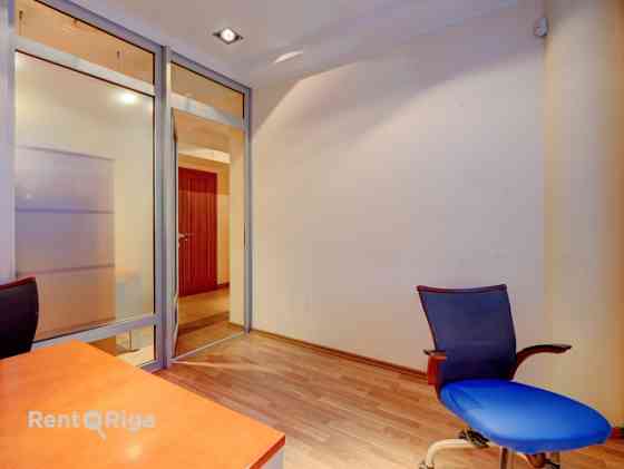 Сдаются в аренду офисные помещения по адресу Ieriķu iela 15, рядом с ТЦ Domina  Помещения Rīga