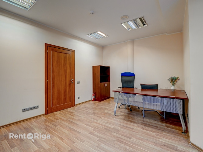 Iznomā biroja telpas Ieriķu ielā 15, blakus t/c Domina  Telpas atrodas sakoptā un modernā Rīga - foto 2