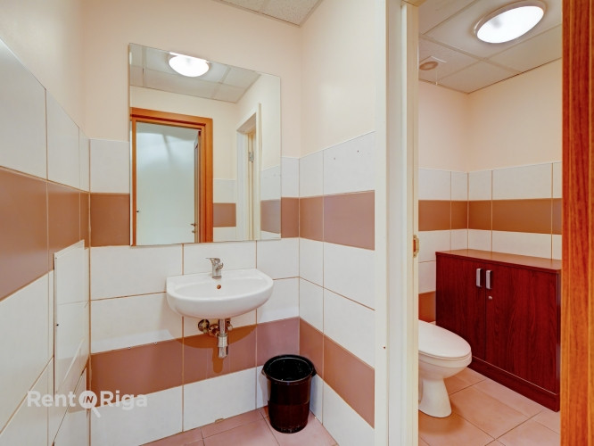 Iznomā biroja telpas Ieriķu ielā 15, blakus t/c Domina  Telpas atrodas sakoptā un modernā Rīga - foto 7