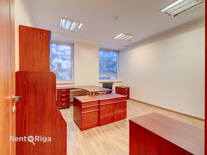 Iznomā biroja telpas Ieriķu ielā 15, blakus t/c Domina  Telpas atrodas sakoptā un modernā Rīga - foto 8
