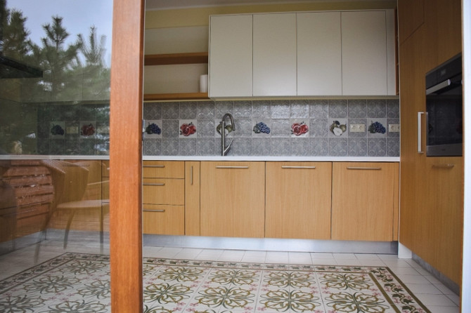 Предлагаем в аренду трехэтажный дом с 5 спальнями. Дом находится в поселке Рижский район - изображение 7