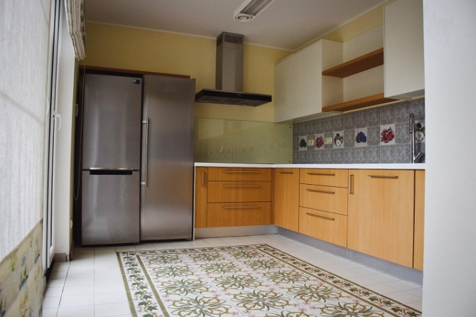 Предлагаем в аренду трехэтажный дом с 5 спальнями. Дом находится в поселке Рижский район - изображение 5