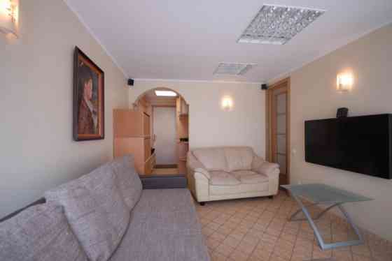 меблированная двухкомнатная квартира-студия в новом проекте Ganibu dambis.  Здание Rīga